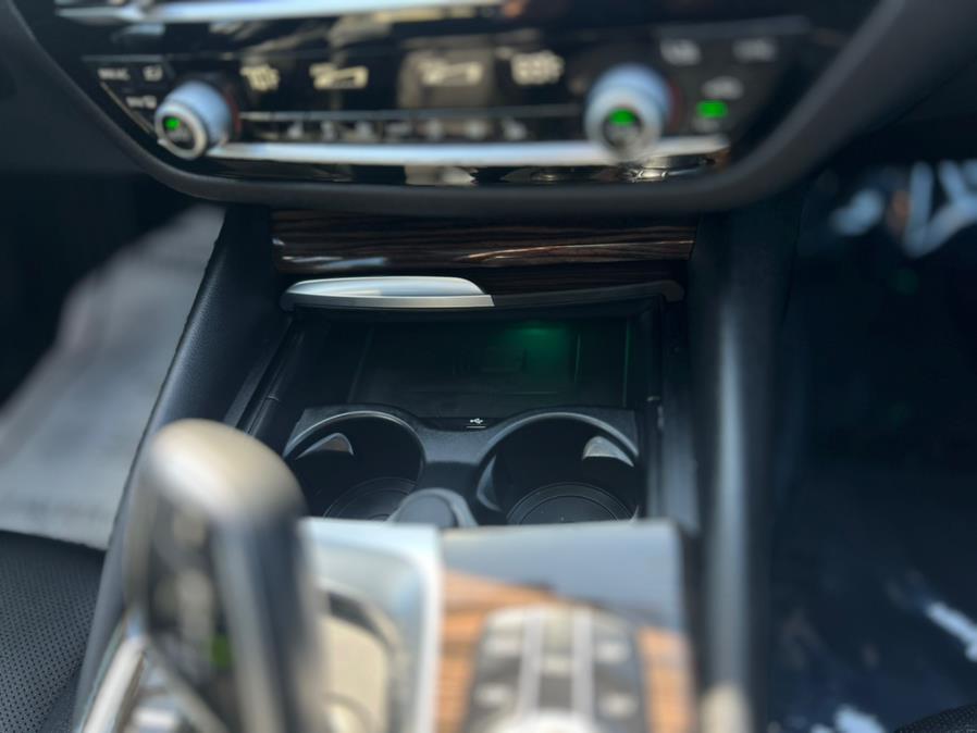 2022 BMW 5-Series 530i xDrive Sedan photo