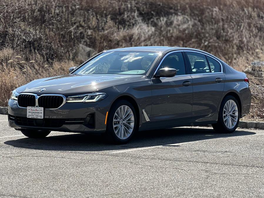 2022 BMW 5-Series 530i xDrive Sedan photo