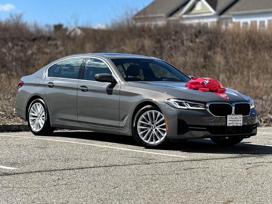 2022 BMW 5-Series 530i xDrive Sedan photo