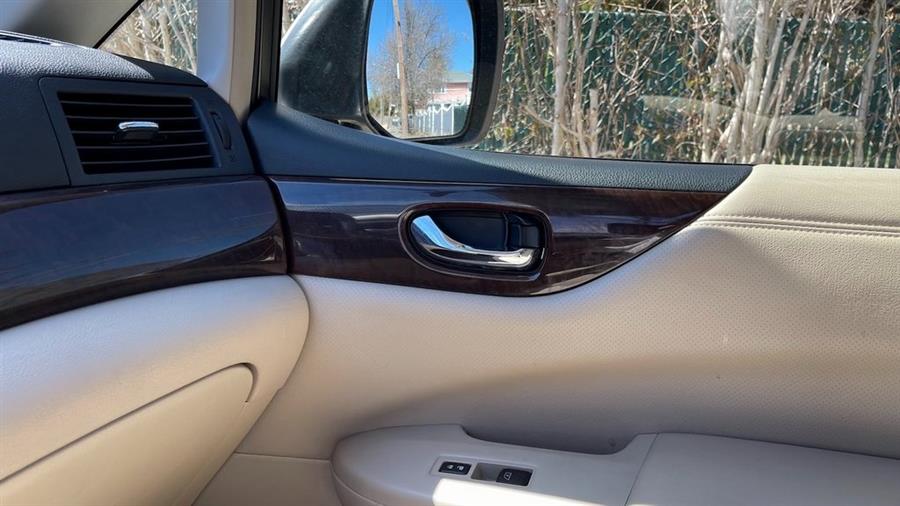 2012 Nissan Quest 3.5 S photo
