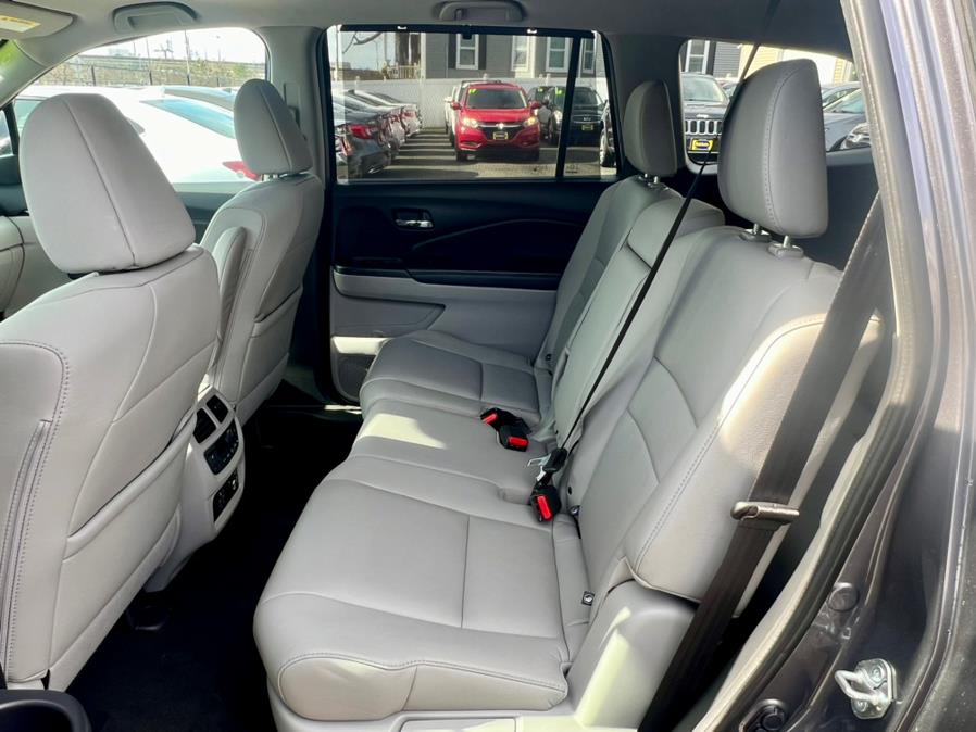 2019 Honda Pilot Touring 8-Passenger AWD photo