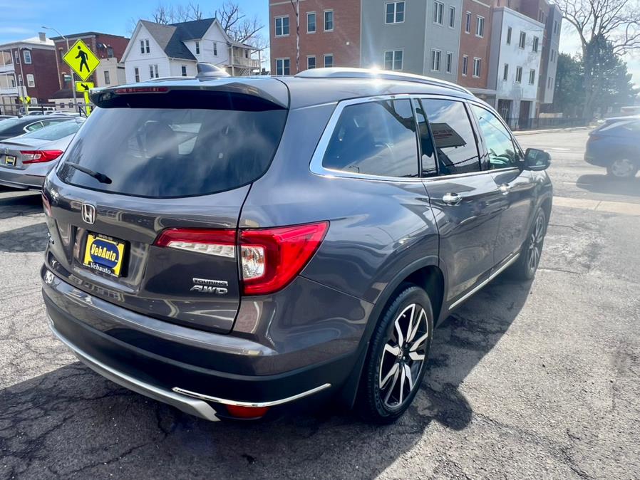 2019 Honda Pilot Touring 8-Passenger AWD photo