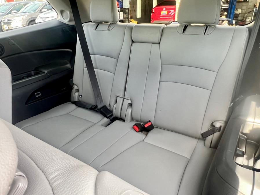 2019 Honda Pilot Touring 8-Passenger AWD photo
