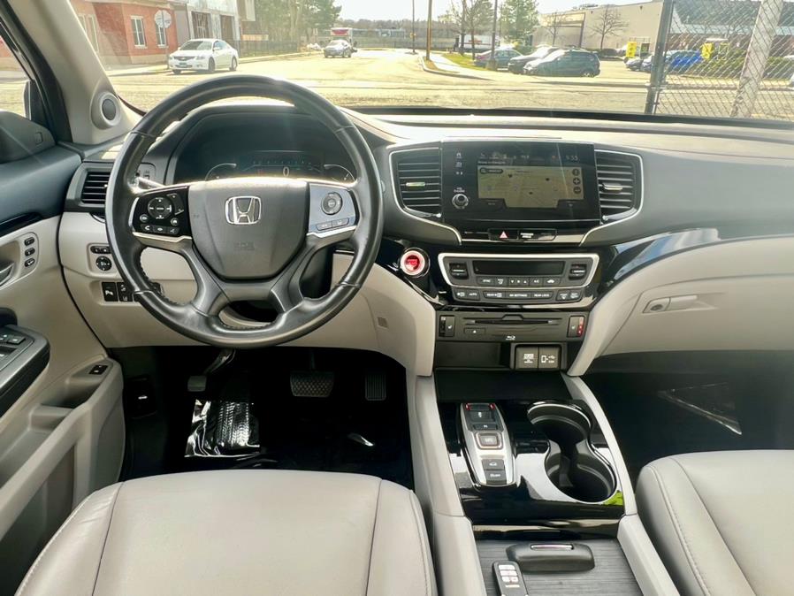 2019 Honda Pilot Touring 8-Passenger AWD photo