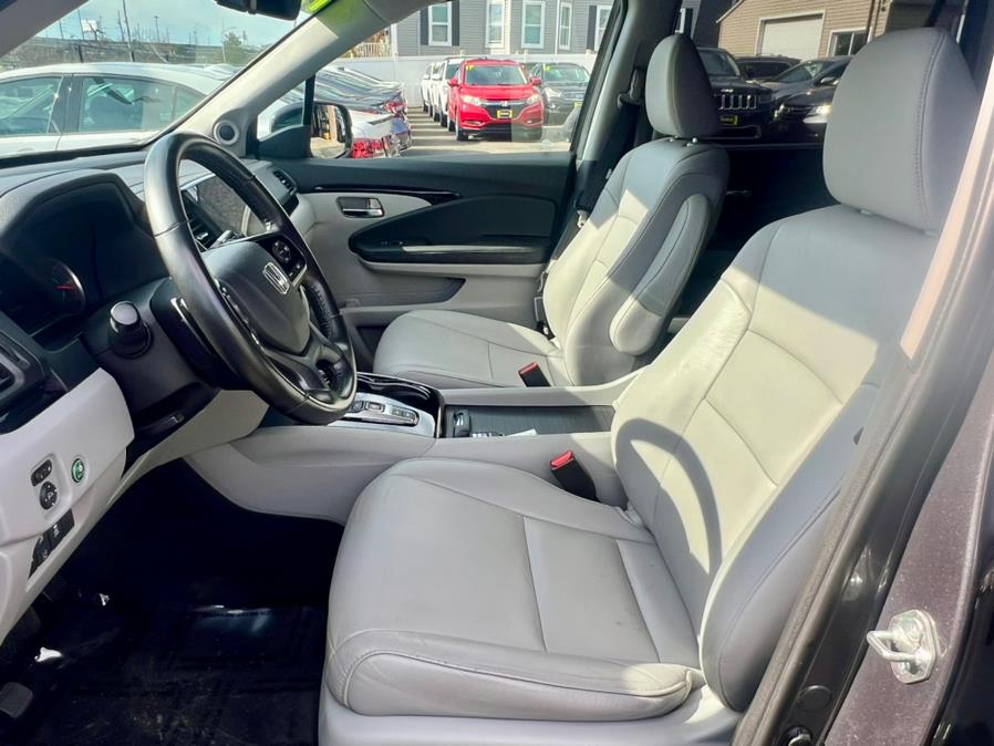 2019 Honda Pilot Touring 8-Passenger AWD photo