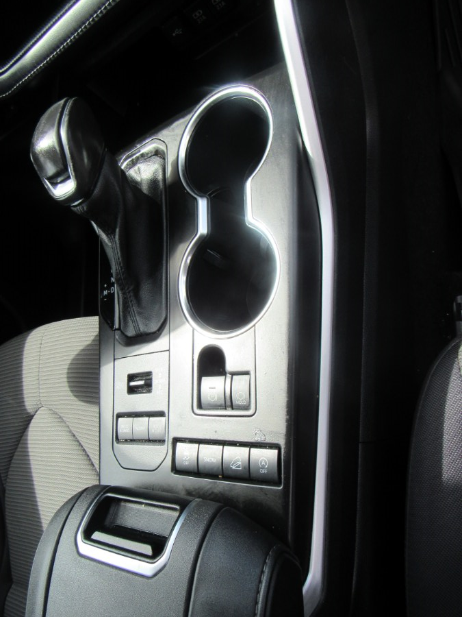2021 Toyota Highlander LE photo