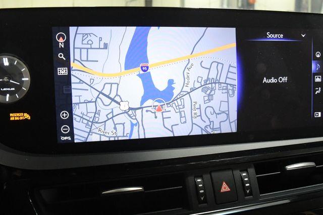 2022 Lexus ES 250 photo