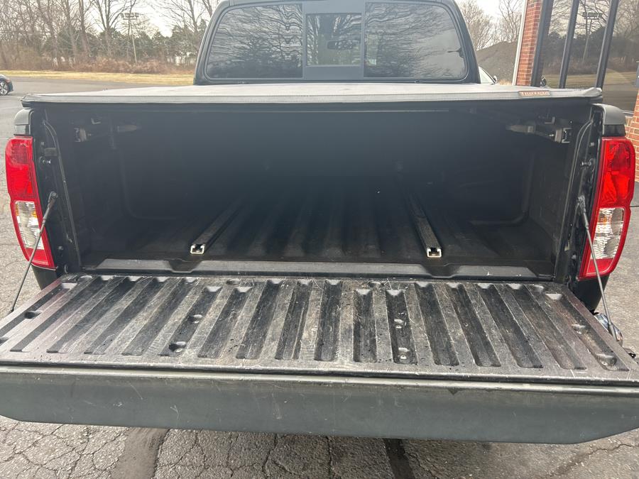 2016 Nissan Frontier 4WD Crew Cab SWB Auto SV photo