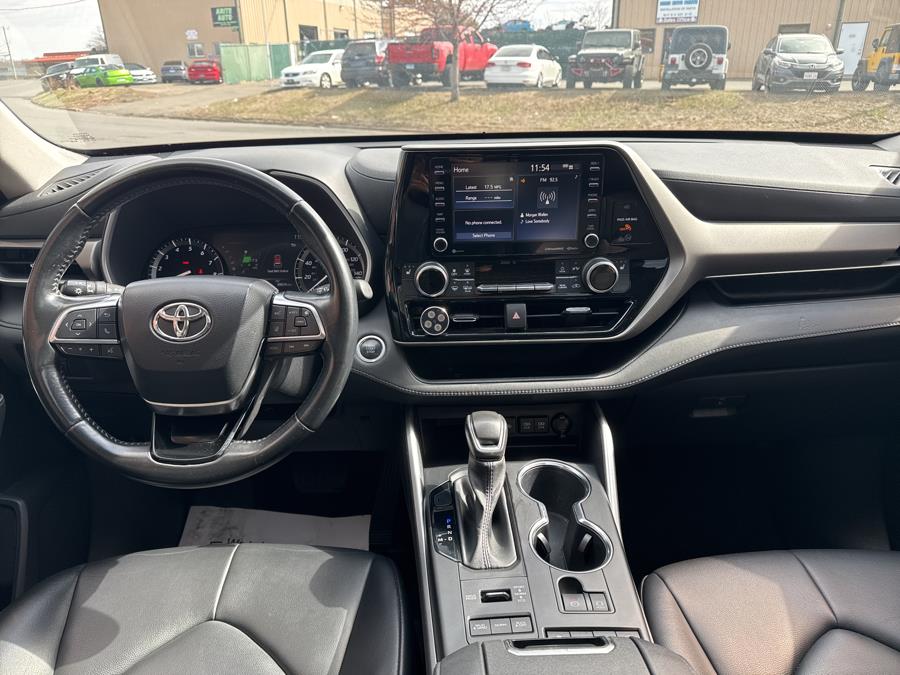 2020 Toyota Highlander XLE photo