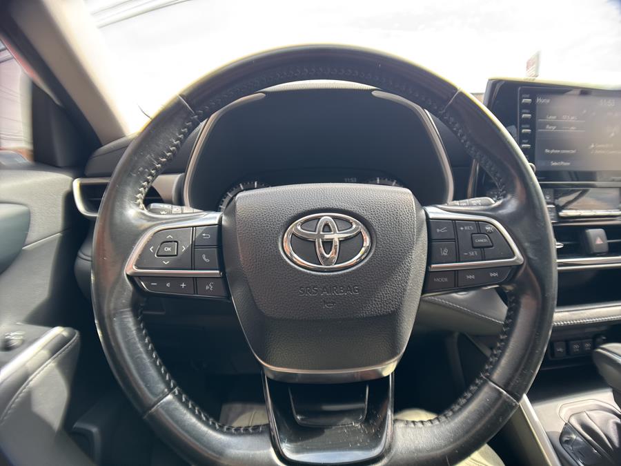 2020 Toyota Highlander XLE photo