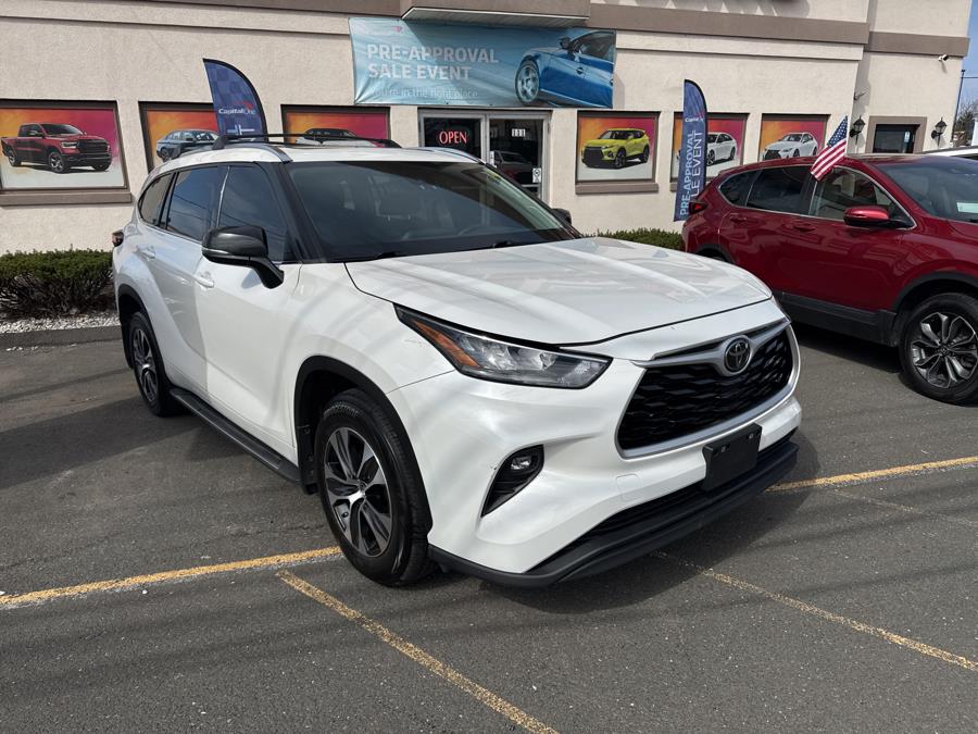 2020 Toyota Highlander XLE photo