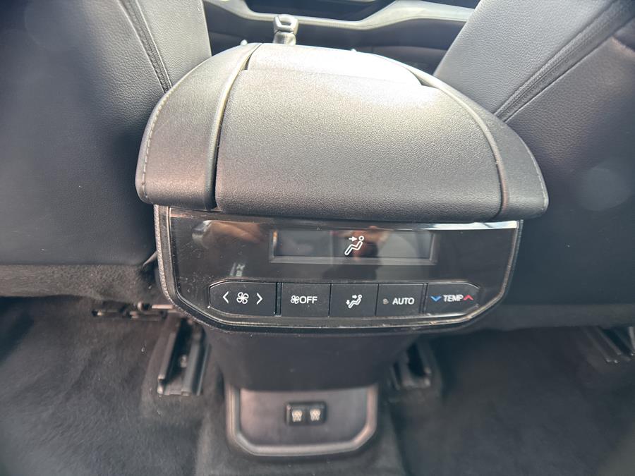 2020 Toyota Highlander XLE photo