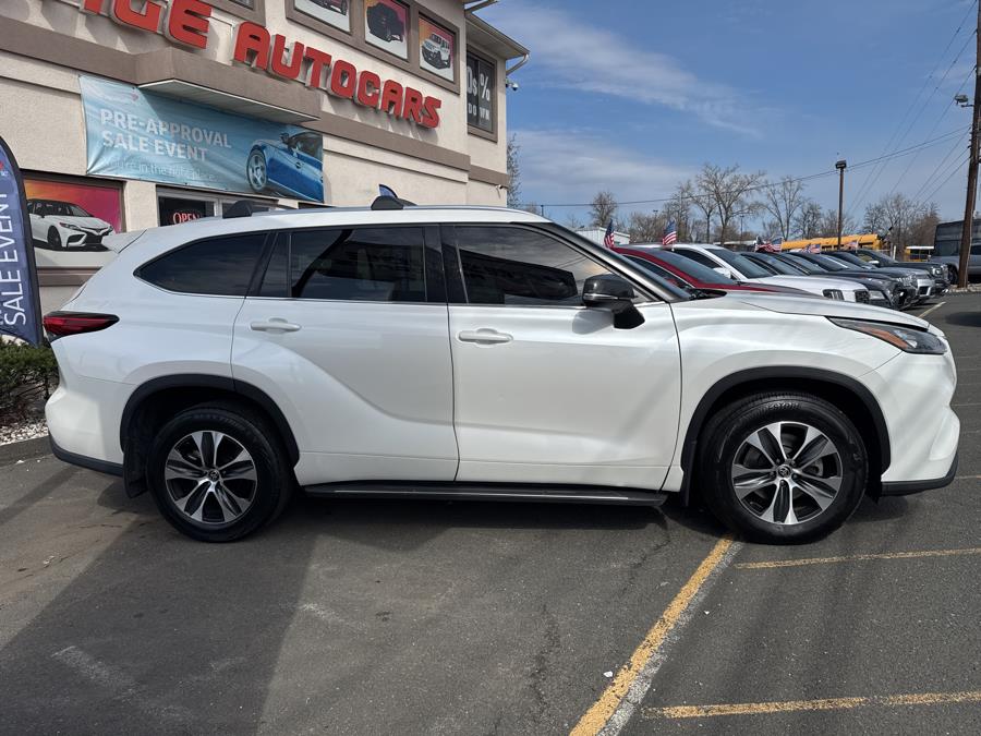2020 Toyota Highlander XLE photo