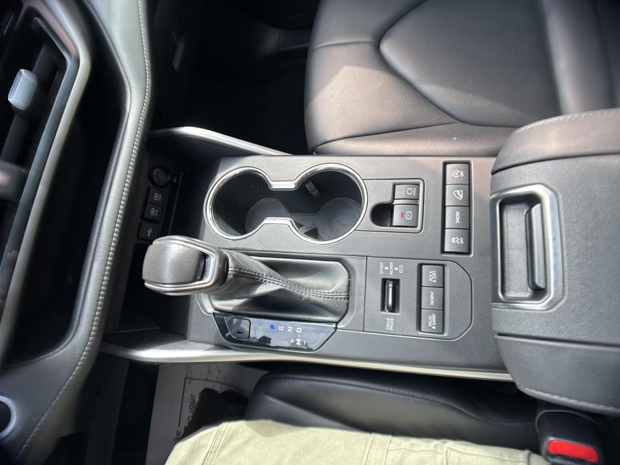 2020 Toyota Highlander XLE photo