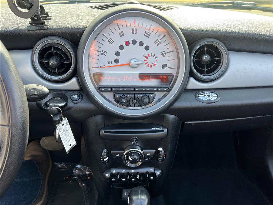 2013 MINI Cooper photo