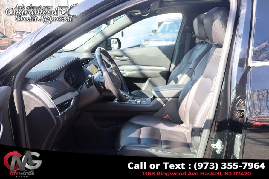 2020 Cadillac XT4 Premium Luxury Sport Utility 4 photo