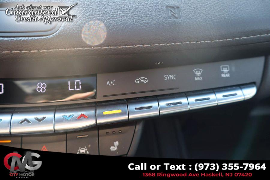 2020 Cadillac XT4 Premium Luxury Sport Utility 4 photo