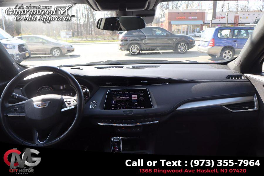 2020 Cadillac XT4 Premium Luxury Sport Utility 4 photo