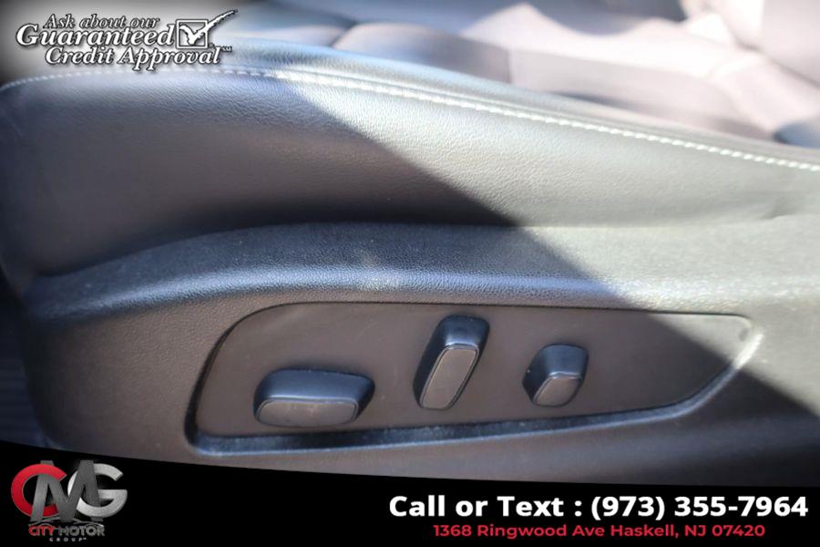 2020 Cadillac XT4 Premium Luxury Sport Utility 4 photo