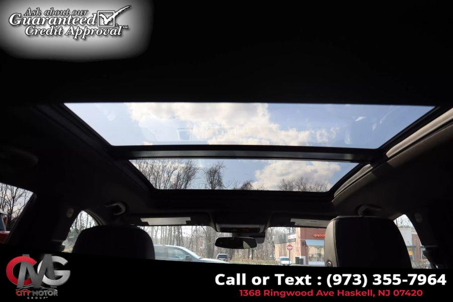 2020 Cadillac XT4 Premium Luxury Sport Utility 4 photo