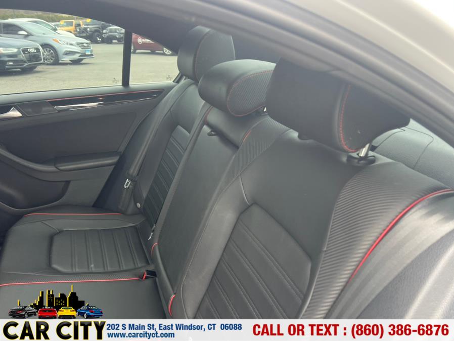 2015 Volkswagen Jetta Sedan 4dr Auto 2.0T GLI SEL PZEV photo