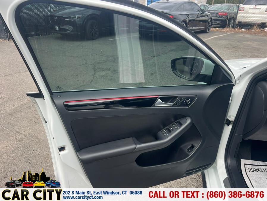 2015 Volkswagen Jetta Sedan 4dr Auto 2.0T GLI SEL PZEV photo