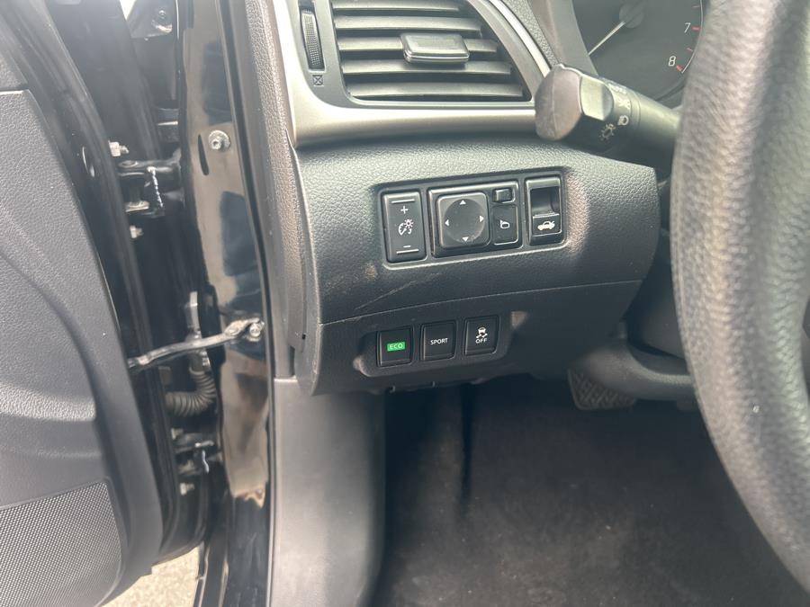 2015 Nissan Sentra 4dr Sdn I4 CVT SR photo