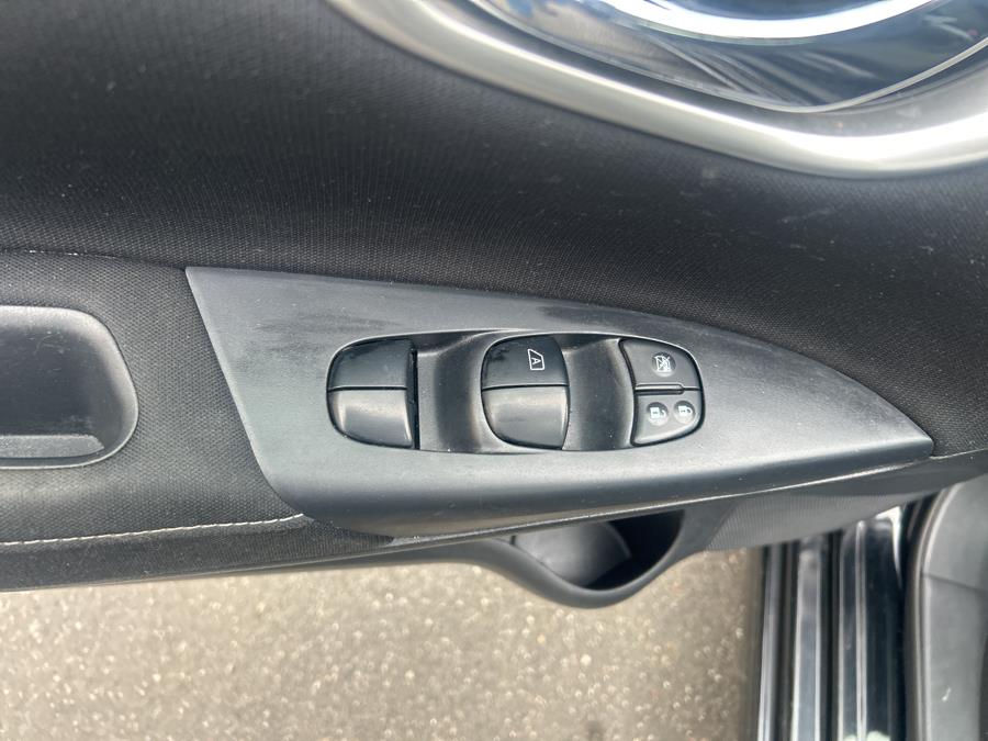 2015 Nissan Sentra 4dr Sdn I4 CVT SR photo