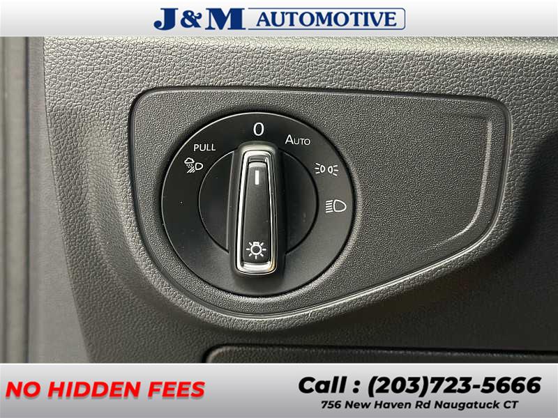 2022 Volkswagen Atlas Cross Sport 3.6L V6 SE w/Technology photo