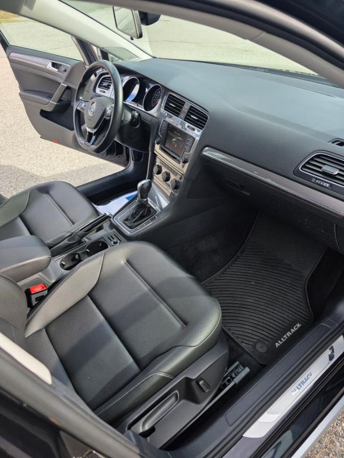 2017 Volkswagen Golf Alltrack 1.8T SE DSG photo