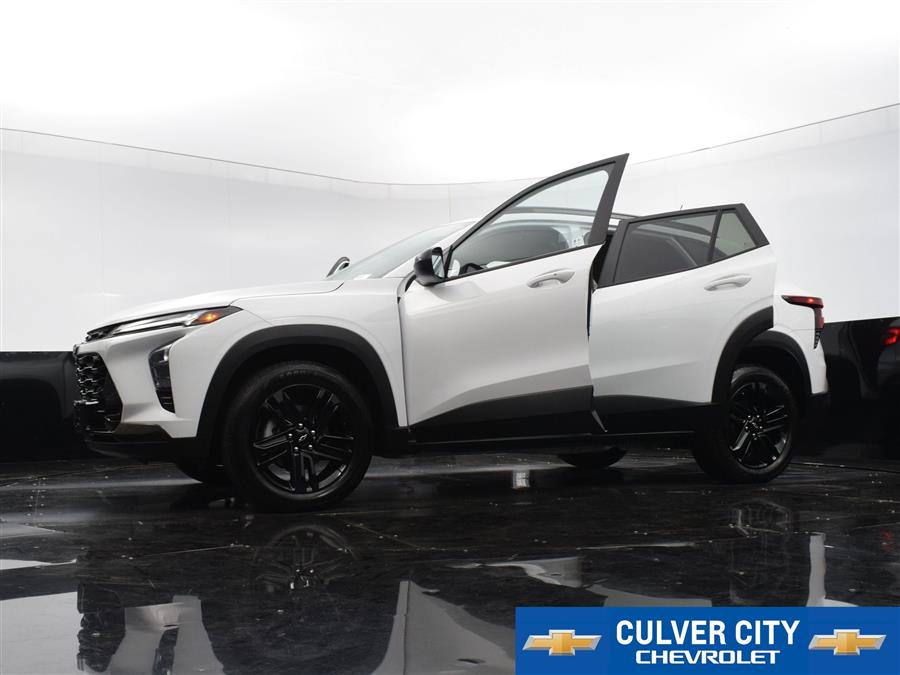 2025 Chevrolet Trax ACTIV photo