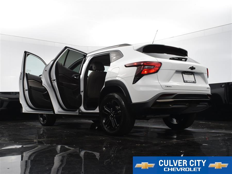 2025 Chevrolet Trax ACTIV photo