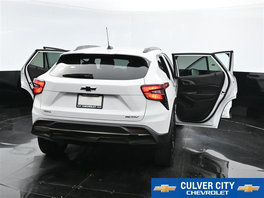 2025 Chevrolet Trax ACTIV photo