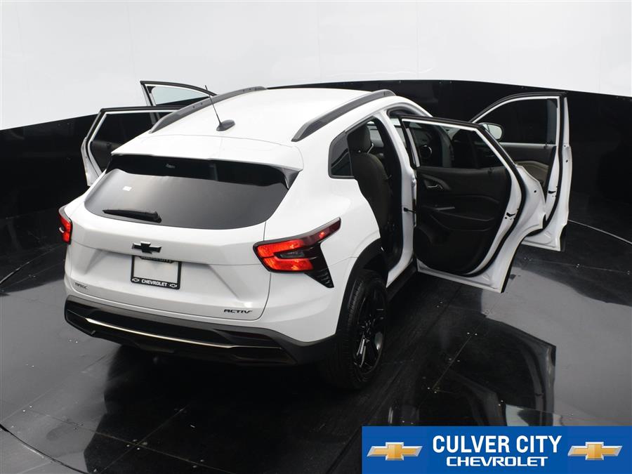 2025 Chevrolet Trax ACTIV photo
