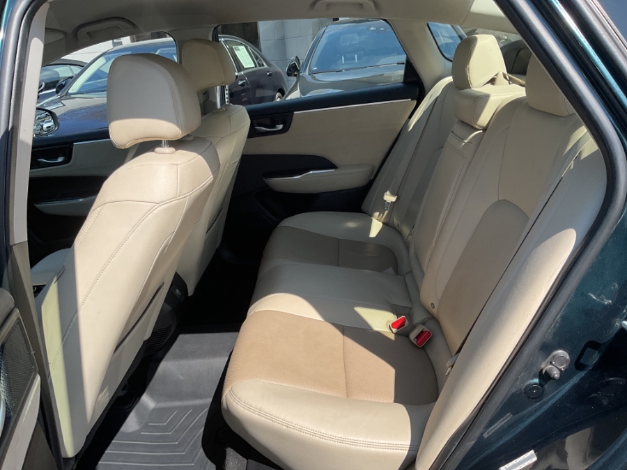 2018 Honda Clarity Plug-In Hybrid Touring Sedan photo