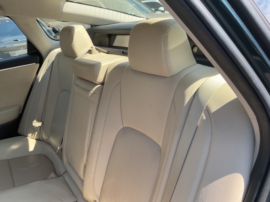 2018 Honda Clarity Plug-In Hybrid Touring Sedan photo