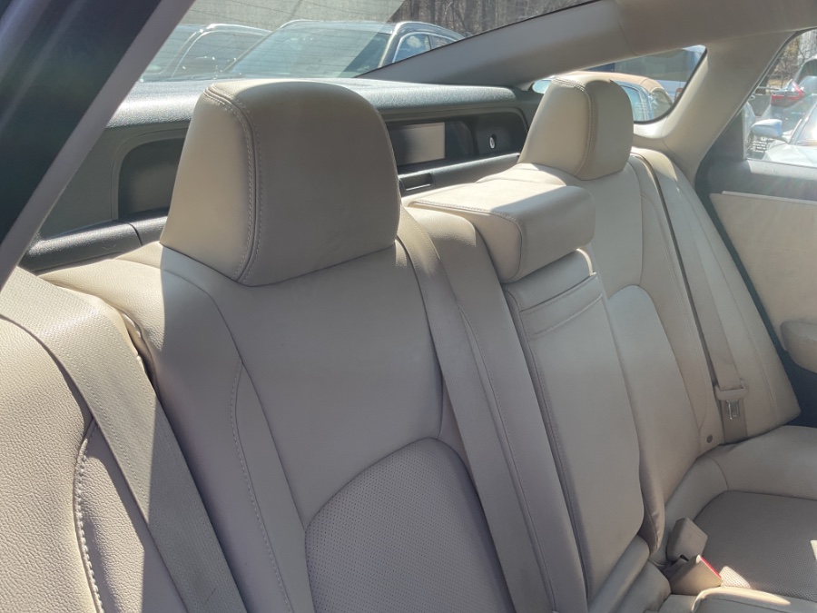 2018 Honda Clarity Plug-In Hybrid Touring Sedan photo