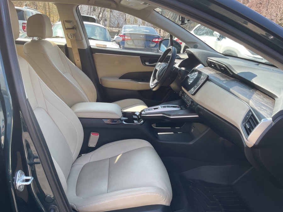 2018 Honda Clarity Plug-In Hybrid Touring Sedan photo