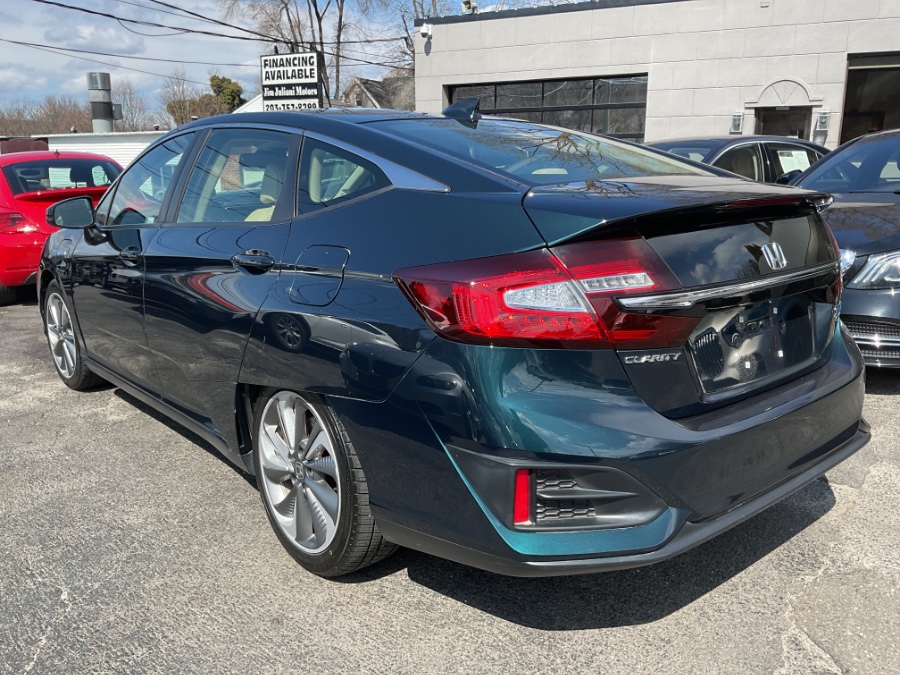 2018 Honda Clarity Plug-In Hybrid Touring Sedan photo