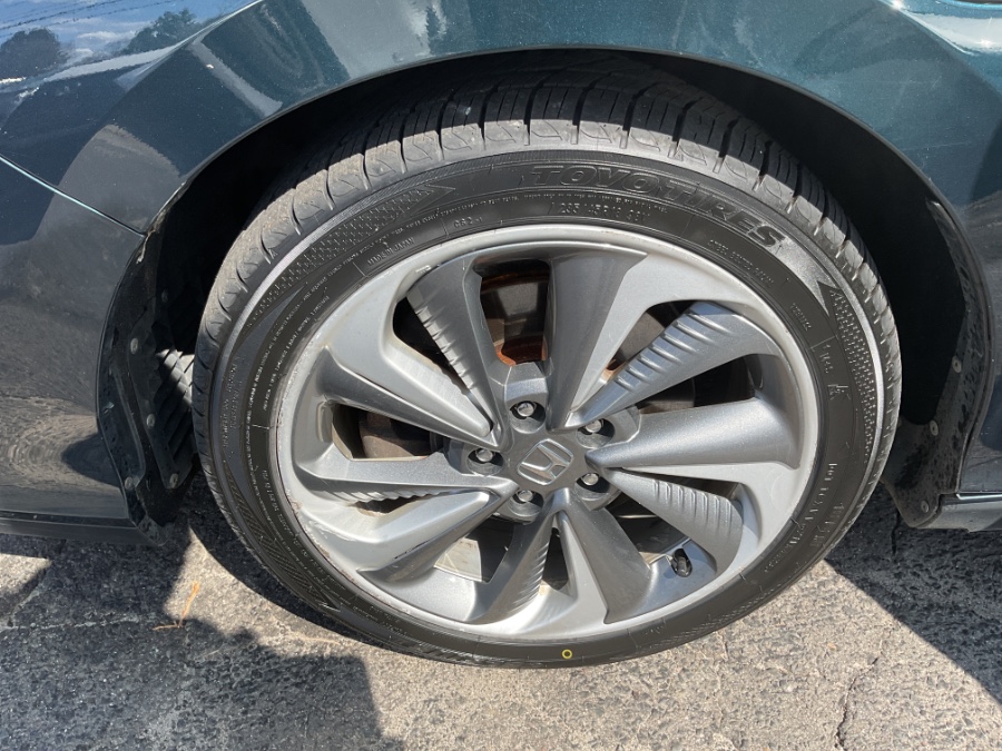 2018 Honda Clarity Plug-In Hybrid Touring Sedan photo
