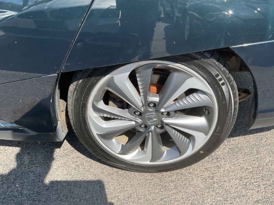 2018 Honda Clarity Plug-In Hybrid Touring Sedan photo