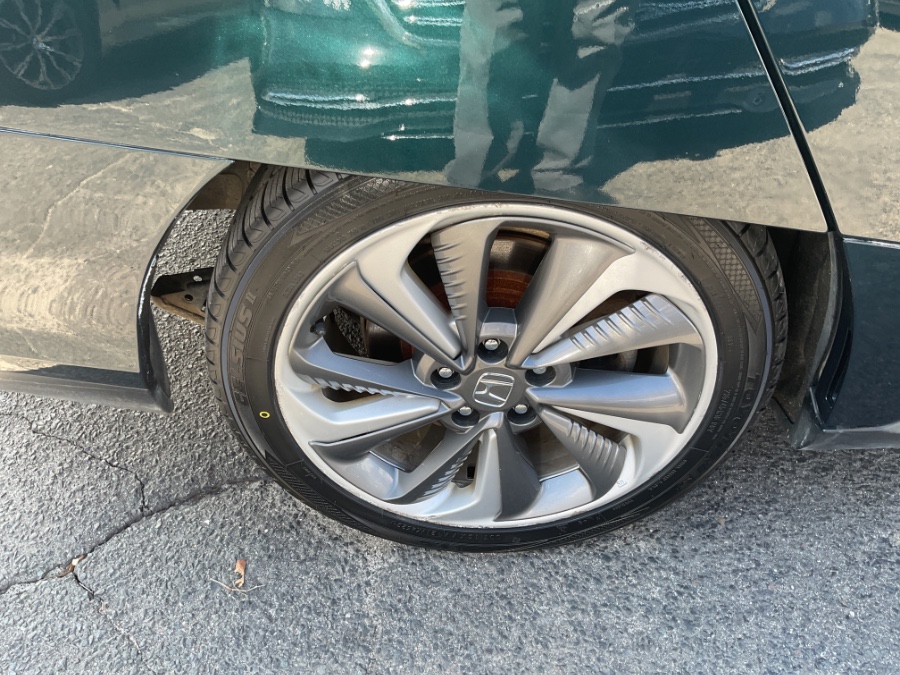 2018 Honda Clarity Plug-In Hybrid Touring Sedan photo