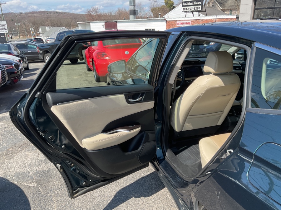 2018 Honda Clarity Plug-In Hybrid Touring Sedan photo