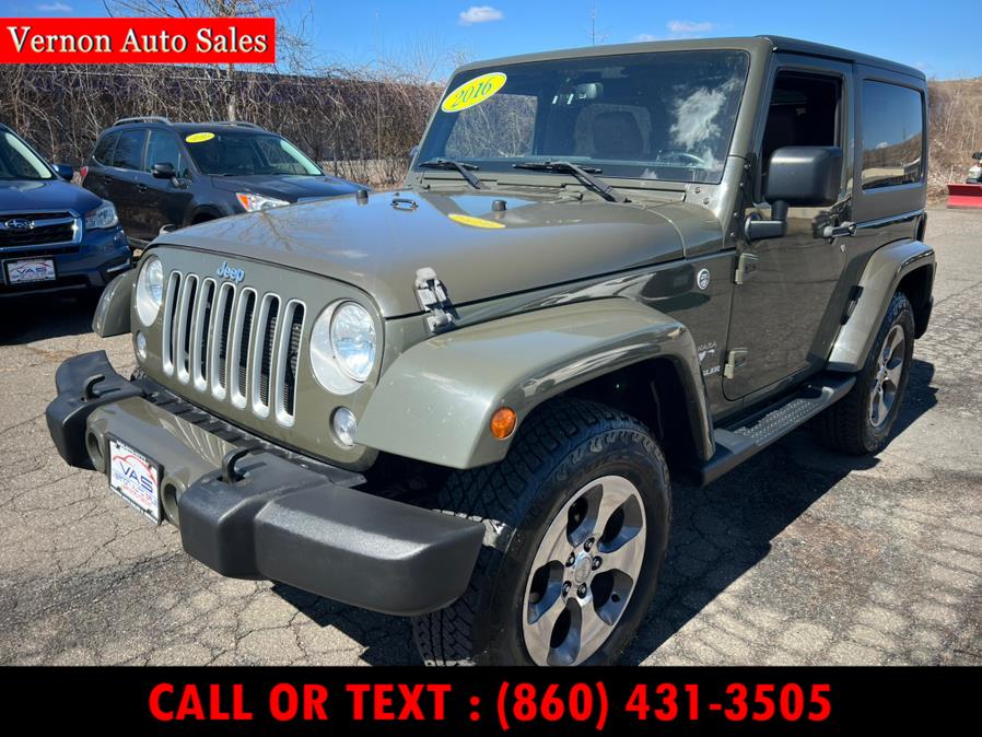 2016 Jeep Wrangler 4WD 2dr Sahara photo