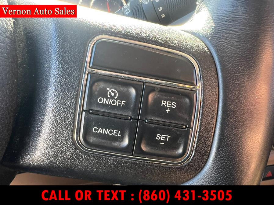2016 Jeep Wrangler 4WD 2dr Sahara photo