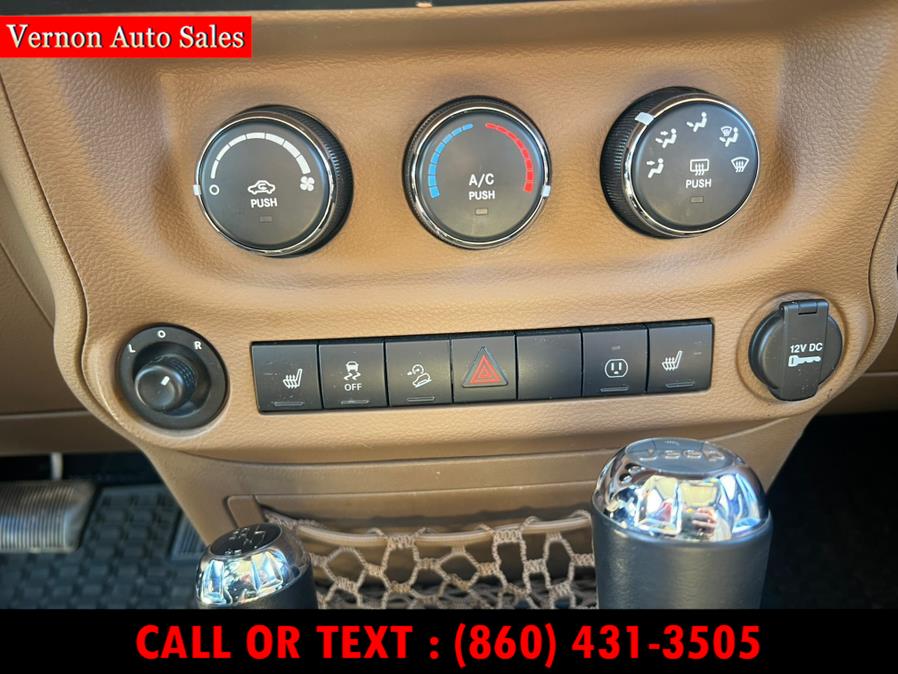 2016 Jeep Wrangler 4WD 2dr Sahara photo