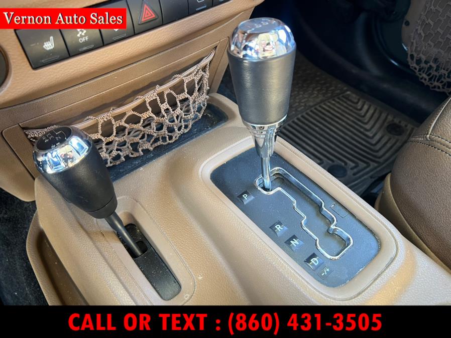 2016 Jeep Wrangler 4WD 2dr Sahara photo