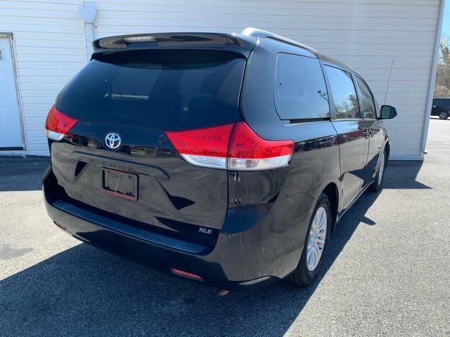 2011 Toyota Sienna XLE 8-Passenger photo