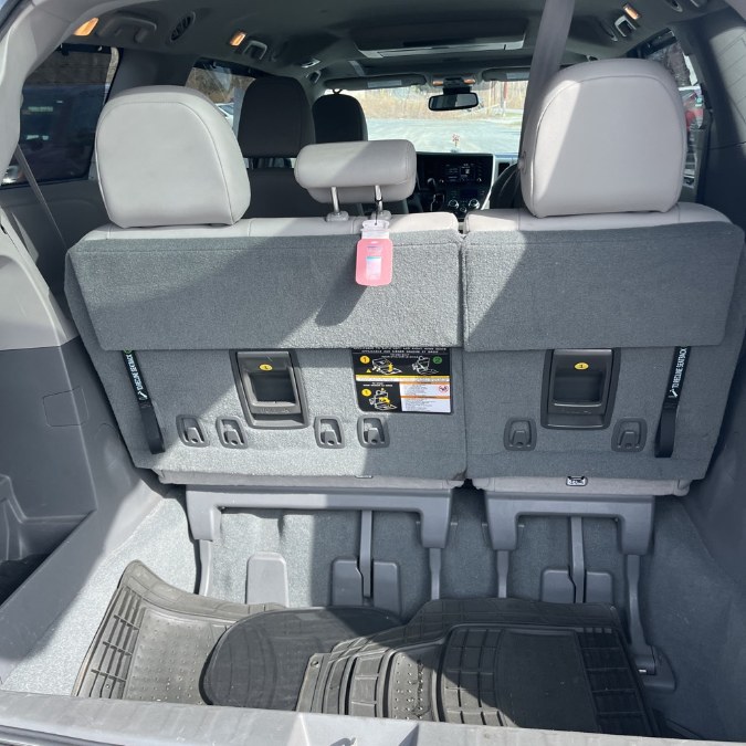 2019 Toyota Sienna XLE Premium AWD 7-Passenger (N photo