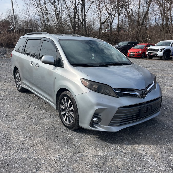 2019 Toyota Sienna XLE Premium AWD 7-Passenger (N photo